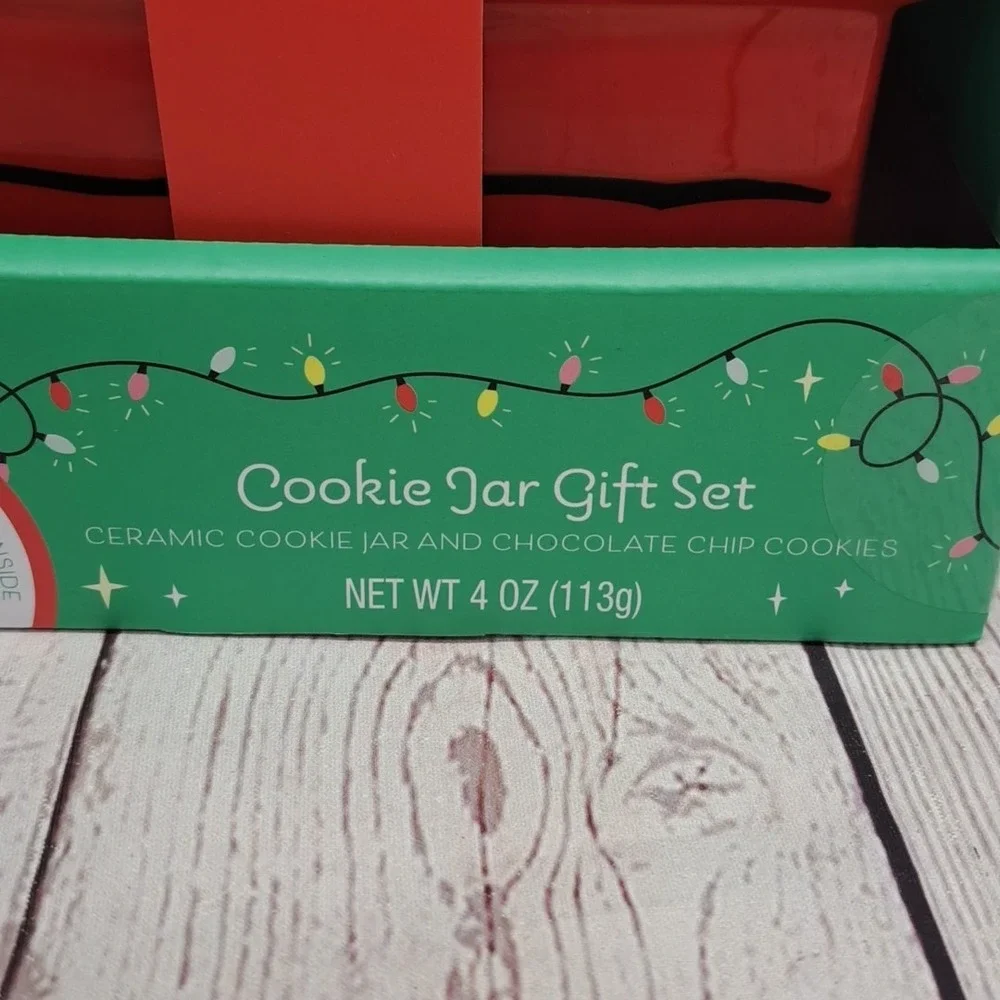 Peanuts Snoopy Doghouse Cookie Jar Gift Set, Ceramic W/Cookies